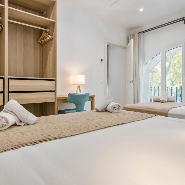 Stay Together Barcelona Apartments - Four-Bedroom Apartment - 25