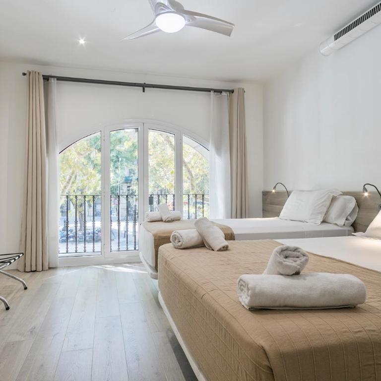 Stay Together Barcelona Apartments - Four-Bedroom Apartment - 32