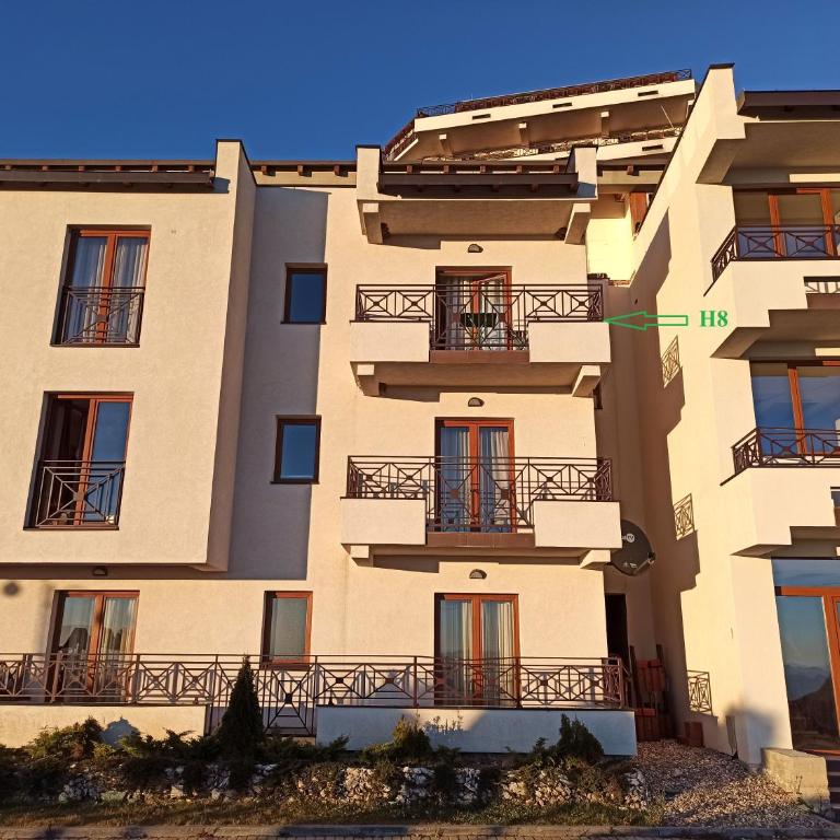 Modern Lux Apartment H8 at Milmari Resort - Apartment with Mountain View - 30