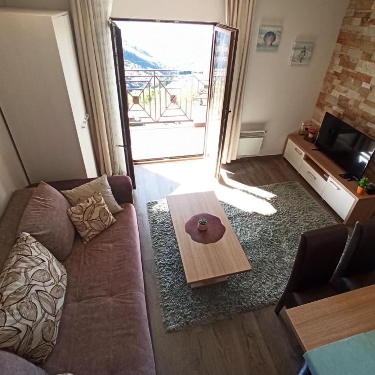 Modern Lux Apartment H8 at Milmari Resort - Apartment with Mountain View - 6