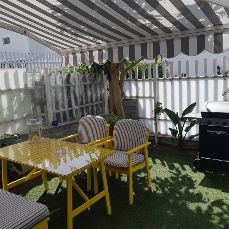 Pool View Yard Bungalow - Casa - 1