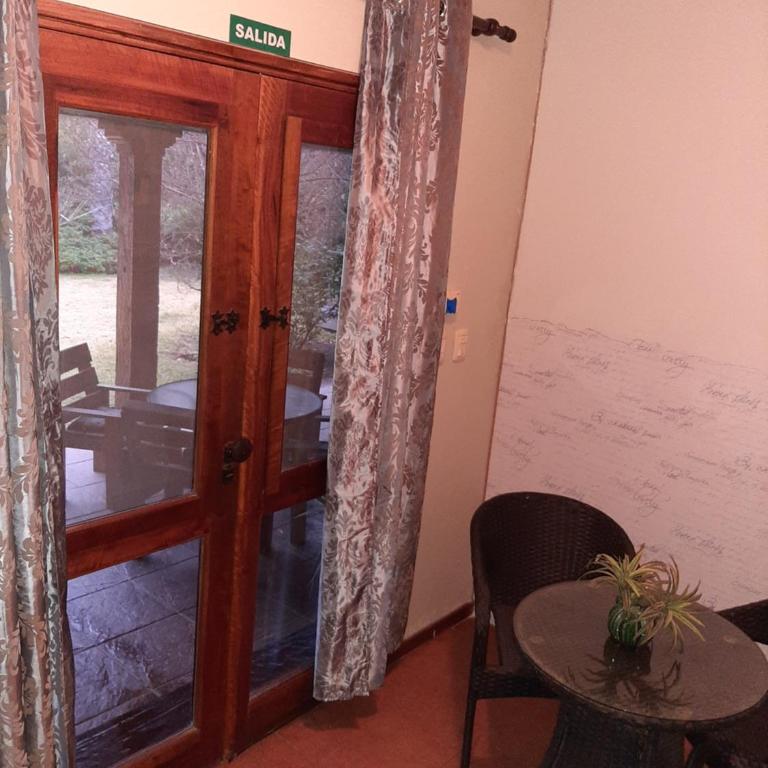 Guesthouse El Tata - Deluxe Double or Twin Room with Mountain View - 2