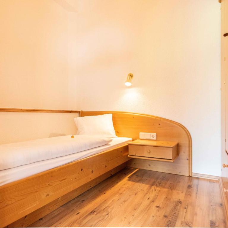 Hotel Guesthouse Dalnig - Dreibettzimmer mit Balkon - 3