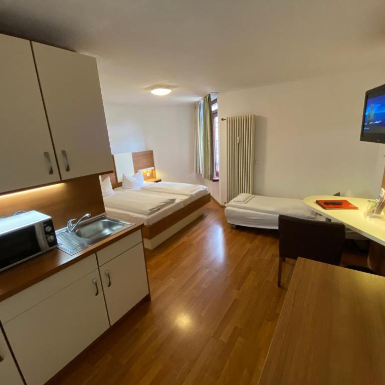 Central Hotel-Apart München - Dreibettzimmer - 6
