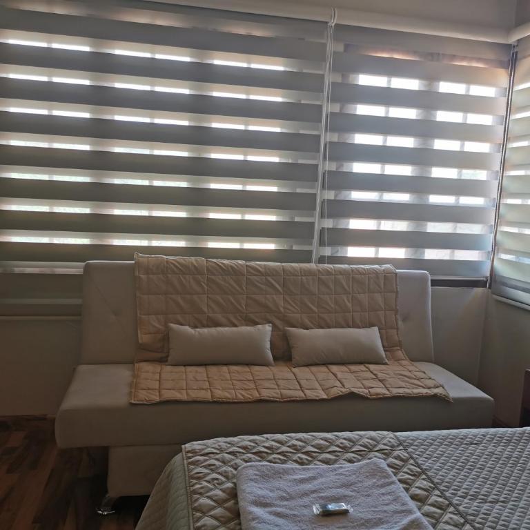 Hostal Palamas - Deluxe Double Room with Bath - 3