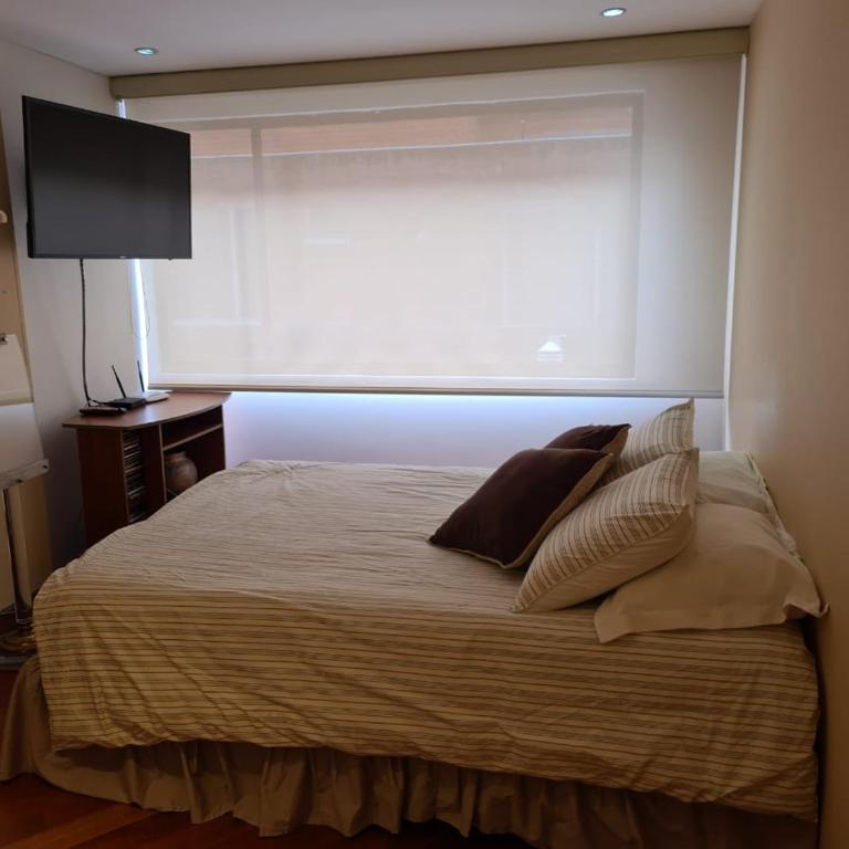 Tu Hogar cerca a la zona T - Habitación Deluxe - 1 cama grande - 6