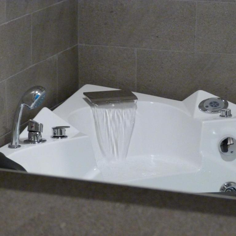 Intimo y Acogedor "algunos" con Bañera Hidromasaje - Studio with Spa Bath - 3