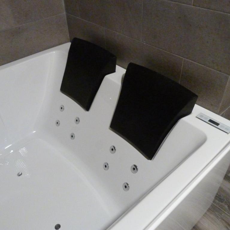 Intimo y Acogedor "algunos" con Bañera Hidromasaje - Studio with Spa Bath - 6