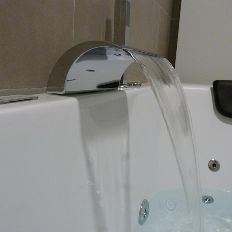 Intimo y Acogedor "algunos" con Bañera Hidromasaje - Studio with Spa Bath - 5