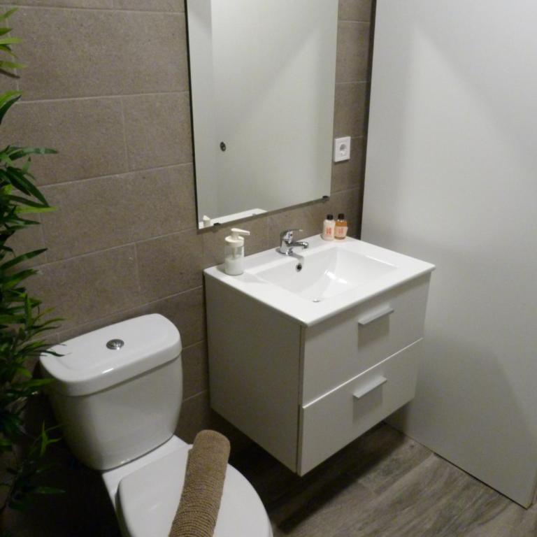 Intimo y Acogedor "algunos" con Bañera Hidromasaje - Studio with Spa Bath - 20