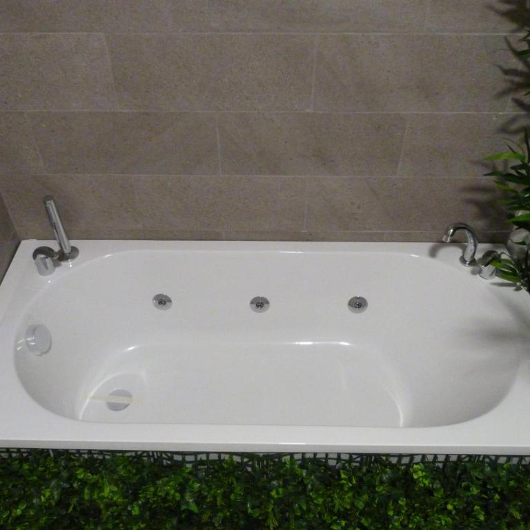 Intimo y Acogedor "algunos" con Bañera Hidromasaje - Studio with Spa Bath - 22