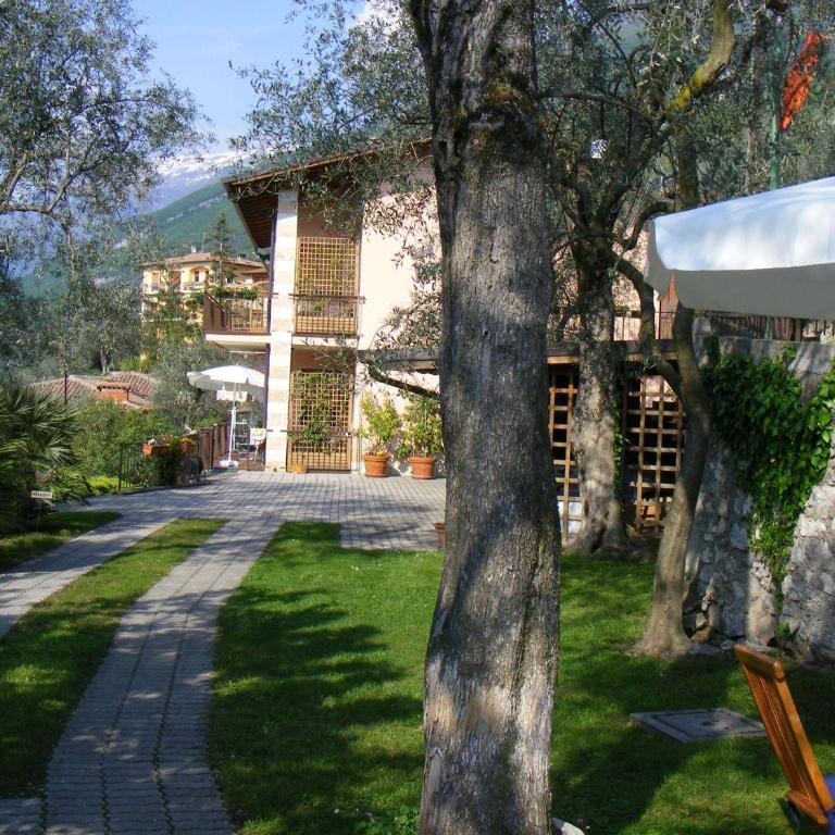 Casa Palmira - Appartamento con 2 Camere da Letto, Terrazza e Vista Lago - 6