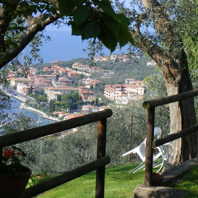 Casa Palmira - Appartamento con 2 Camere da Letto, Terrazza e Vista Lago - 9