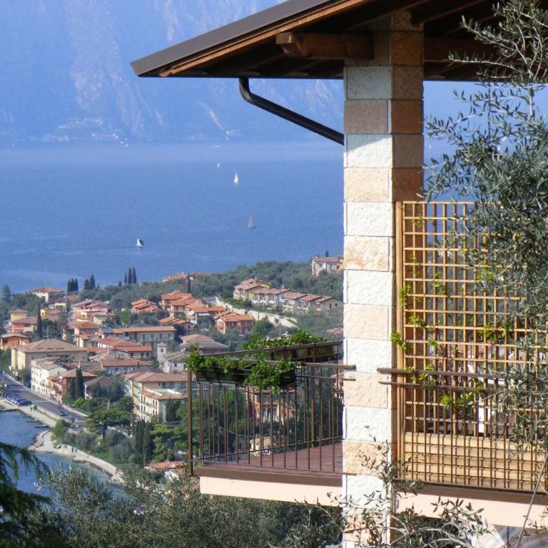 Casa Palmira - Appartamento con 2 Camere da Letto, Terrazza e Vista Lago - 1