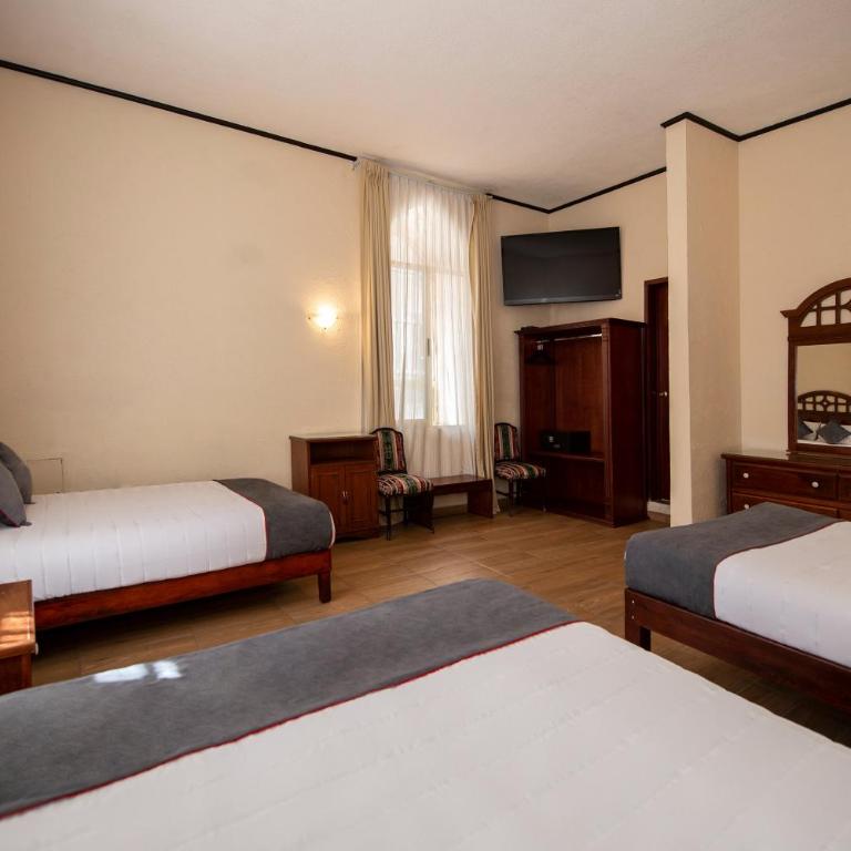 Hotel Senorial - Standard Family Room - 3