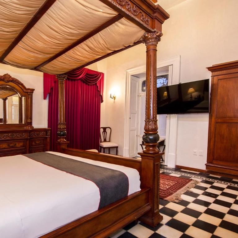 Hotel Senorial - Deluxe King Suite - 2