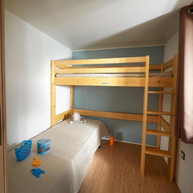 Camping Platja Cambrils - Bungalow de 3 dormitorios con aire acondicionado - 7