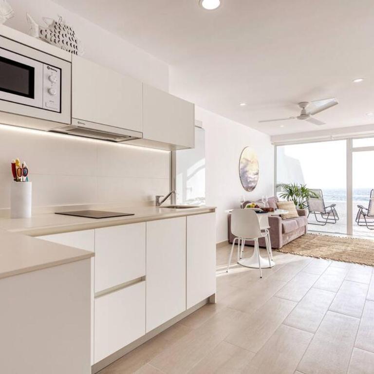 Beachfront Apt with Open Terrace in Las Canteras - Apartamento - 8