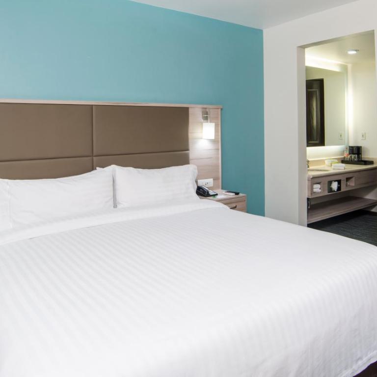 Holiday Inn & Suites Mexico Zona Reforma by IHG - Two-Bedroom Suite - 3
