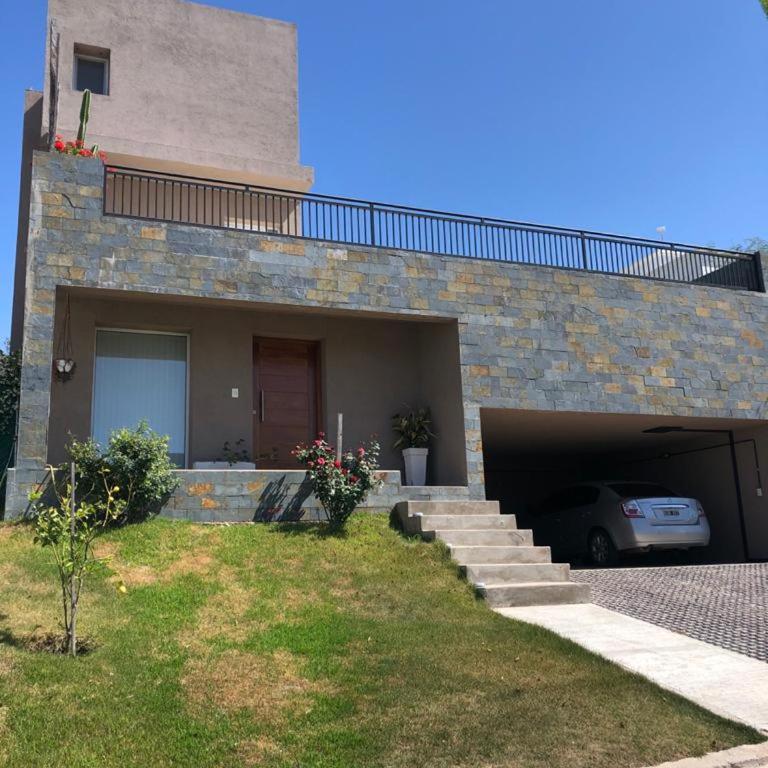 Casa en Barrio Cerrado - Three-Bedroom House - 6