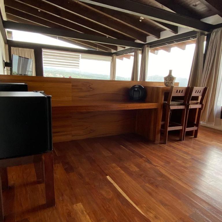Hotel Santa Rosa - Suite with Hot Tub - 5
