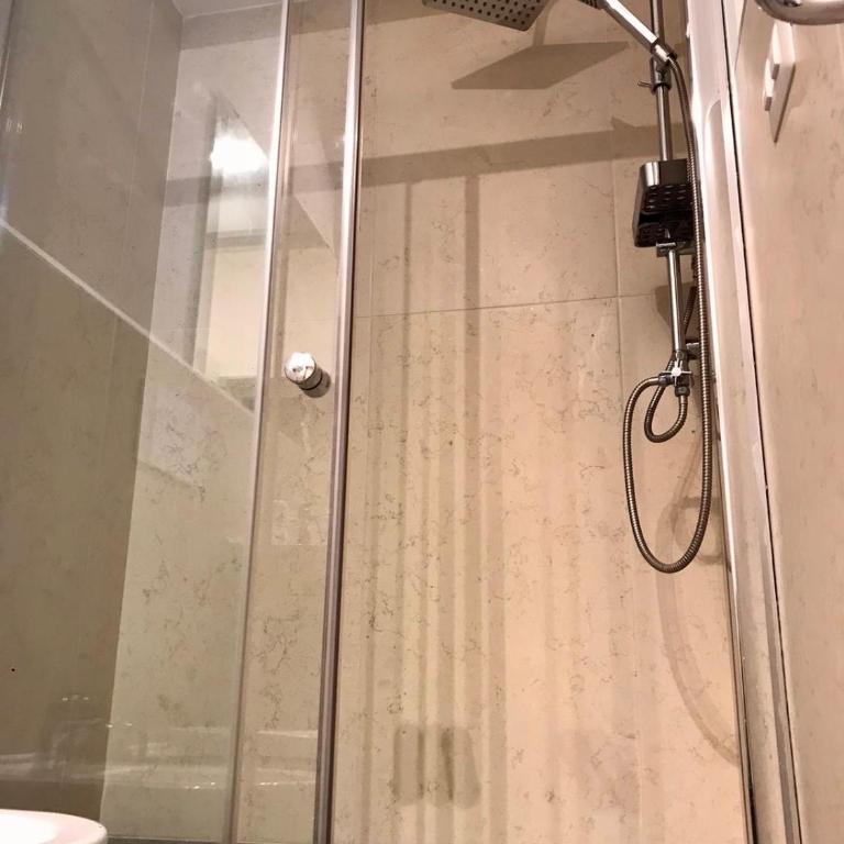 Interno 3 - Camera Quadrupla con Bagno Privato - 15