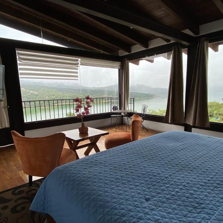 Hotel Santa Rosa - Suite with Hot Tub - 4