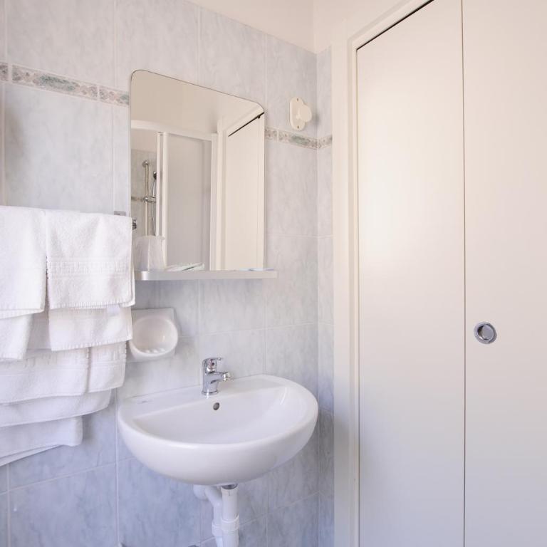 Hotel Milena - Camera Familiare (2 Adulti + 2 Bambini) - 4