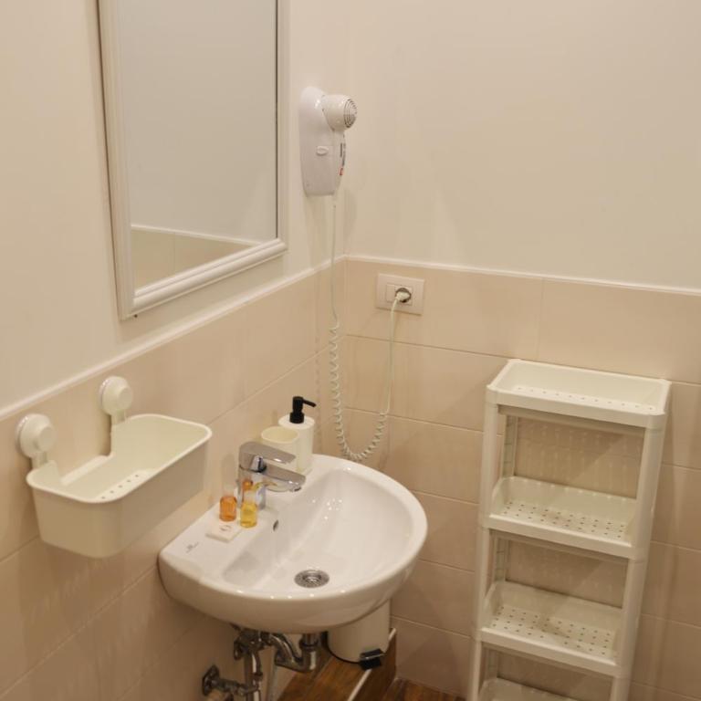 La Maison B - Camera Matrimoniale con Bagno Privato - 2