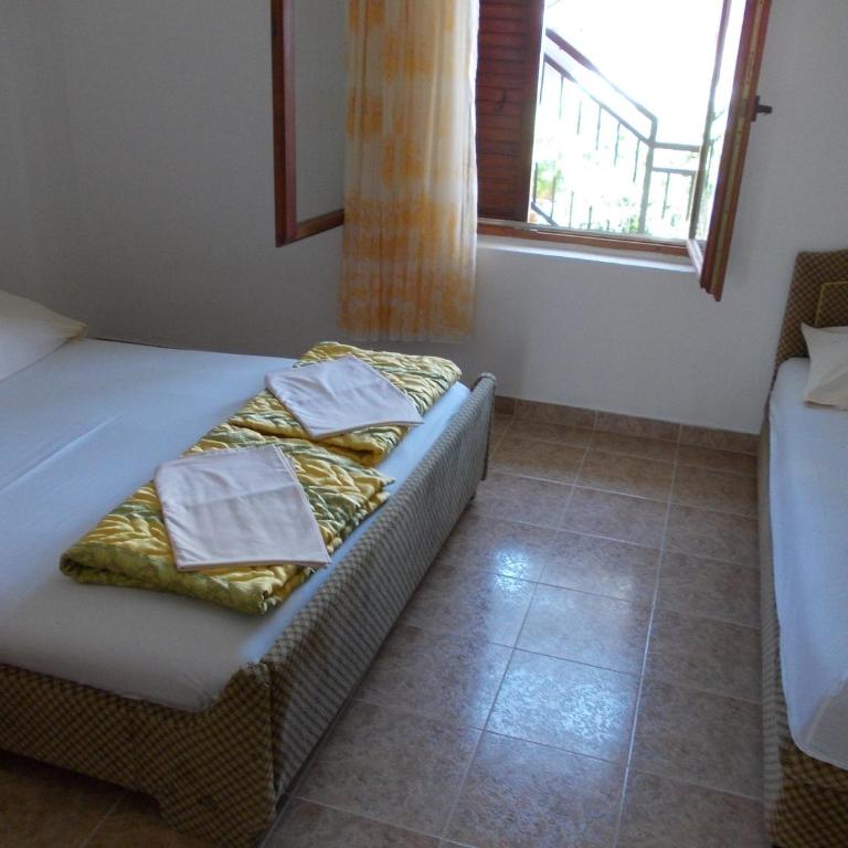 Apartments Marniković - One-Bedroom Apartment with Balcony - 3