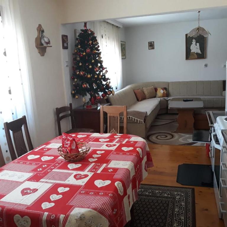 Rent a house - "Laki" - Villa - 22