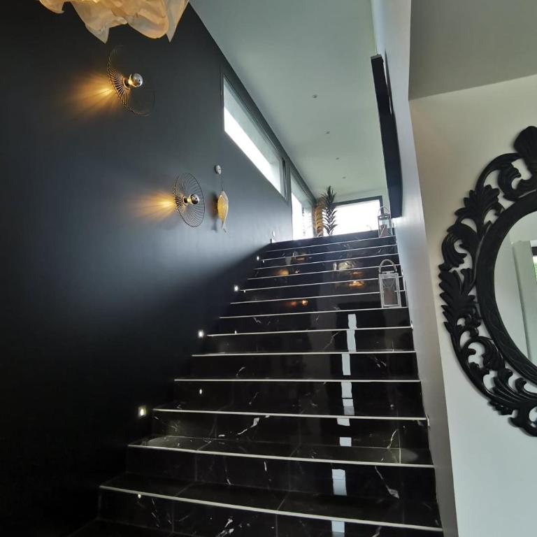 Villa l'hermine Vue mer exceptionnelle, prestation luxe contemporaine avec cinema et spa, borne voit électrique - Villa - 25