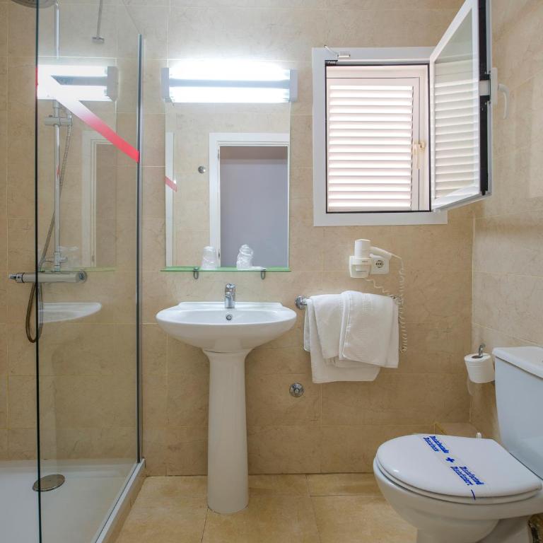 Hostal Costa Blanca - Habitación Doble - 1 o 2 camas - 5