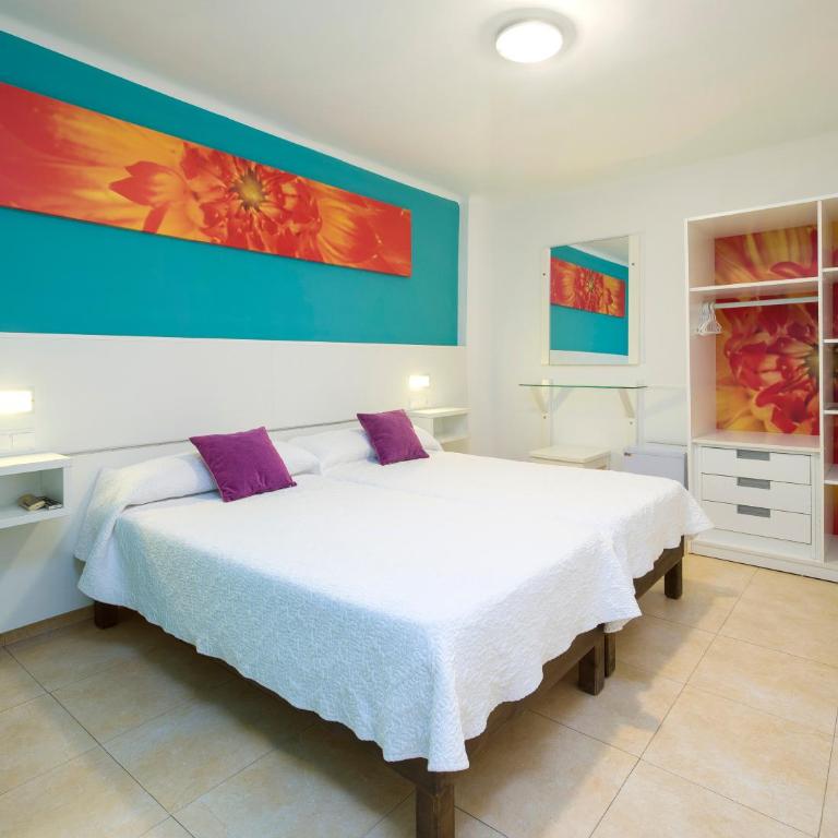Hostal Costa Blanca - Habitación Doble - 1 o 2 camas - 4