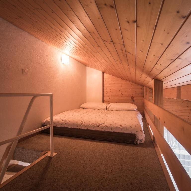 Central Wengen Wonderland: Mezzanine Studio for 4 - Apartment mit 1 Schlafzimmer - 9