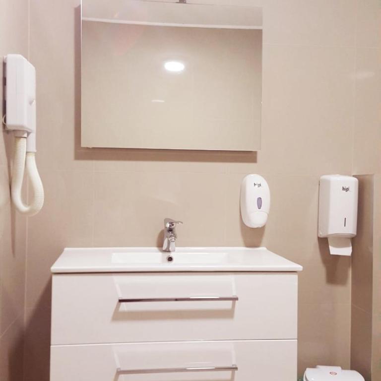 Hotel Board - One-Bedroom Suite with Balcony - 5