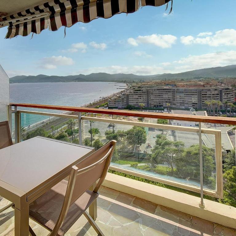 UPSTAYS Sea View Terrace 20m2 Studio - Studio - 13