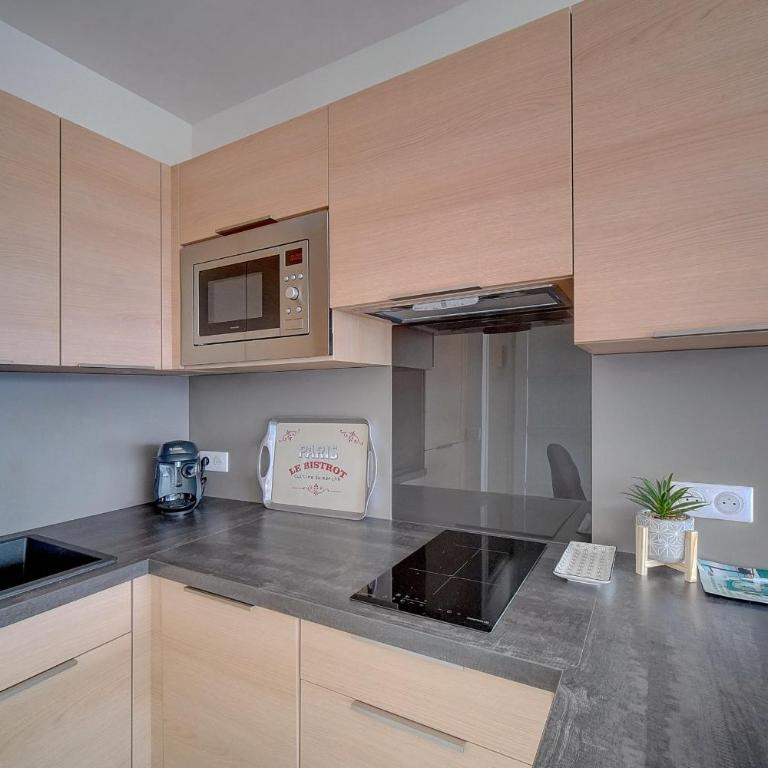 UPSTAYS Sea View Terrace 20m2 Studio - Studio - 3