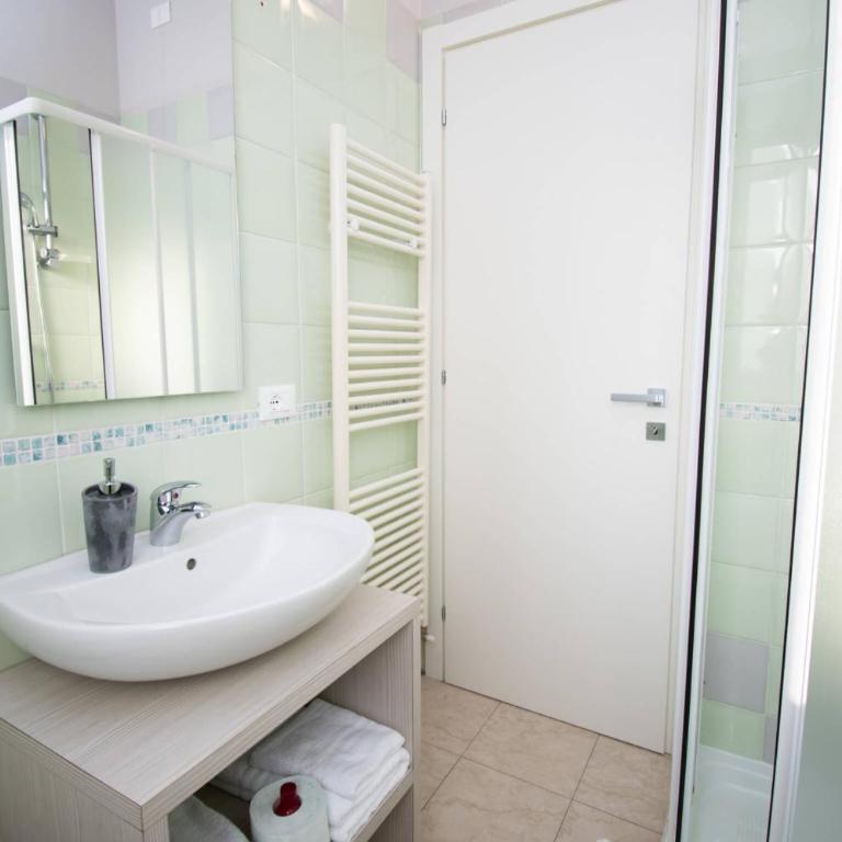 Luxury Martina Appartamenti - Appartamento con doccia - 12