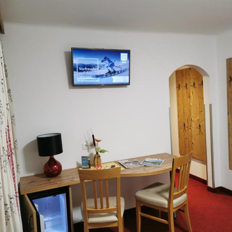 modern&renovated - Hotelpension Oberauer Wagrain - Design Double Room with Mountain View - 2