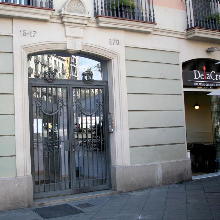 Enric Granados 15 - Three-Bedroom Apartment - 28