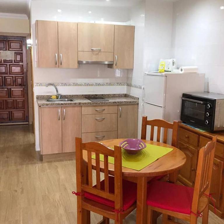 Toplage. Blick. Sauber. Günstig. Pool. Gepflegt - Apartamento de 1 dormitorio - 1