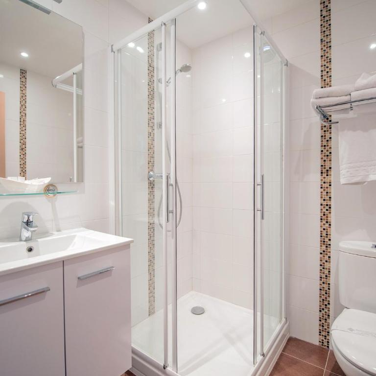 Promotel - Habitación Triple (3 adultos o 2 adultos + 1 niño) - 5