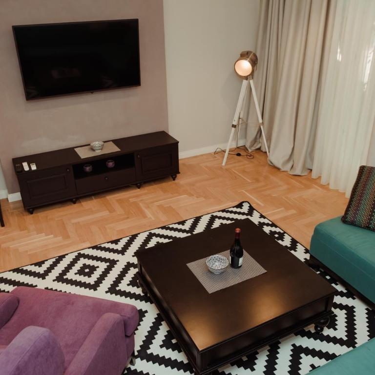 Opera 1 - One-Bedroom Apartment - 2