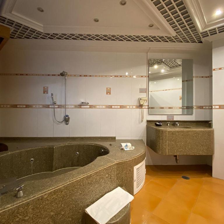 Hotel Escala Central del Norte - Deluxe Twin Room - 5