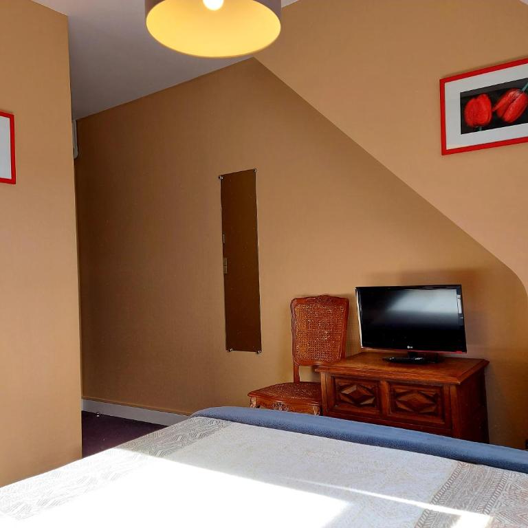 Hotel Mondial - Petite Chambre Double Mansardée - 11