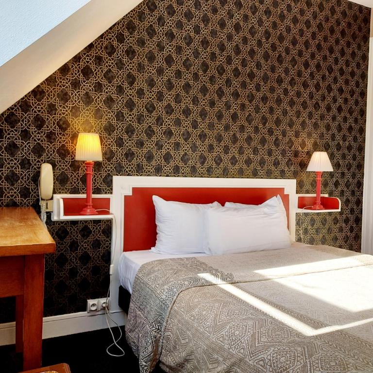 Hotel Mondial - Petite Chambre Double Mansardée - 4
