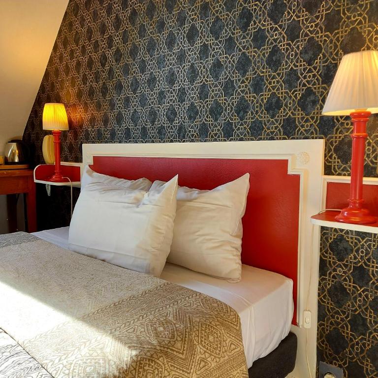 Hotel Mondial - Petite Chambre Double Mansardée - 13