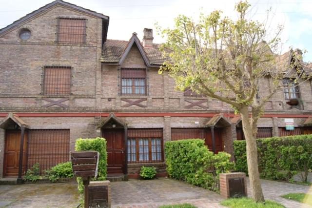 De Las Artes XII - triplex sólo familias - Casa de 3 dormitorios - 1