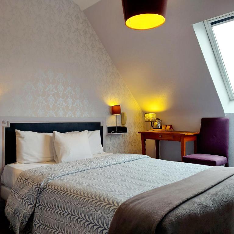 Hotel Mondial - Petite Chambre Double Mansardée - 5